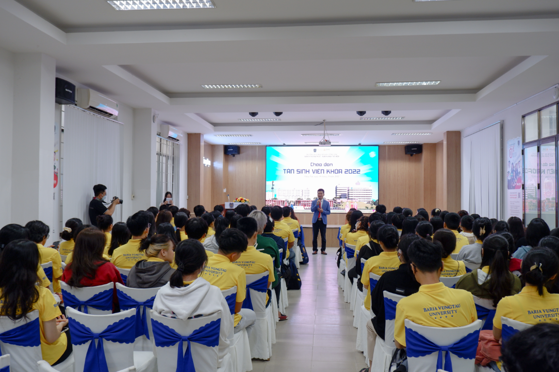 Chào đón tân sinh viên trường đại học bà rịa vũng tàu